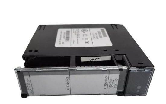 GE FANUC IC693ALG390 Analog Output I/O