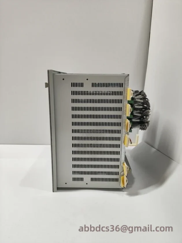 ABB REC670 Advanced Relay Protection Module 1MRK002814-AB